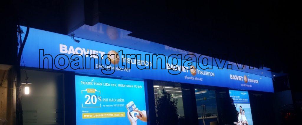 Làm biển hộp đèn quảng cáo bạt 3M in UV giá rẻ tại hà nội
