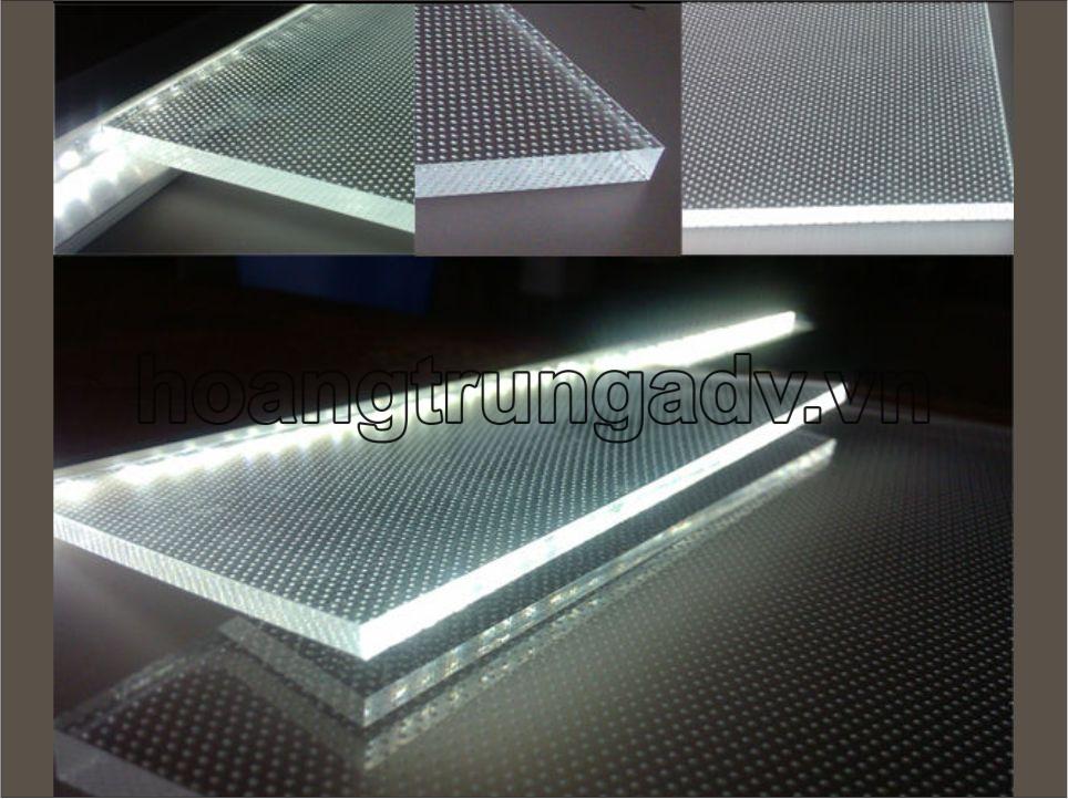 Bán tấm mica dẫn sáng kẻ caro, chấm bi, vân mây dày 2,3,5mm giá rẻ tại hà nội